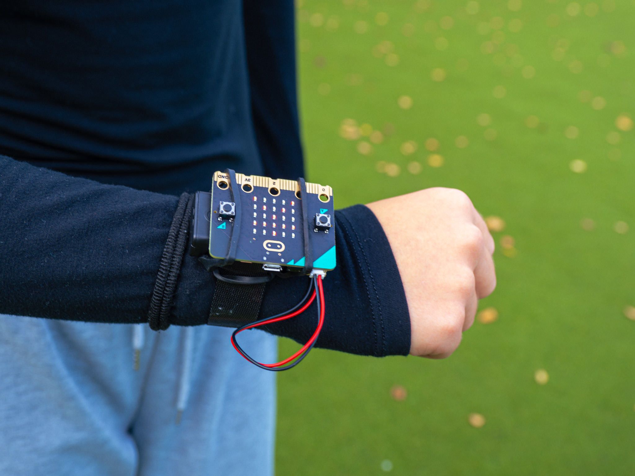students using micro:bit CreateAI for gesture control